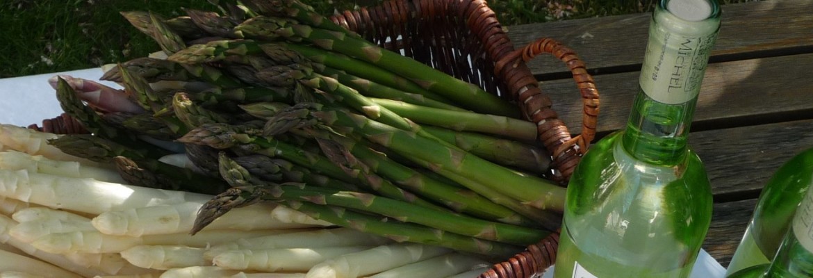 Spargel und Wein